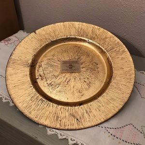 Gold leaf detail charger plate NWT